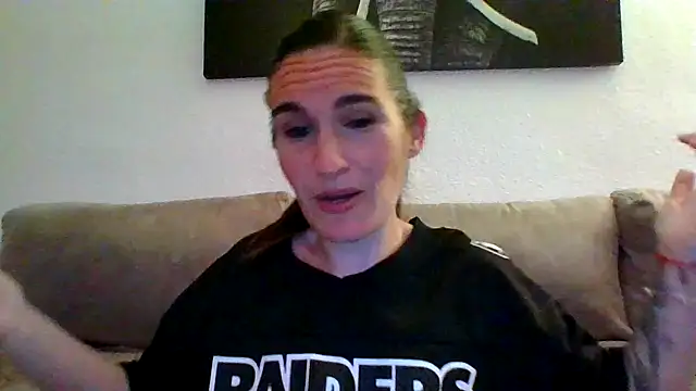 Snapshot of aurasensual69 chatting on 05/30/26, 02:08 aurasensual69 online show from 05/30/26, 02:08