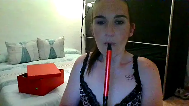 Snapshot of aurasensual69 chatting on 06/02/26, 11:51 aurasensual69 online show from 06/02/26, 11:51