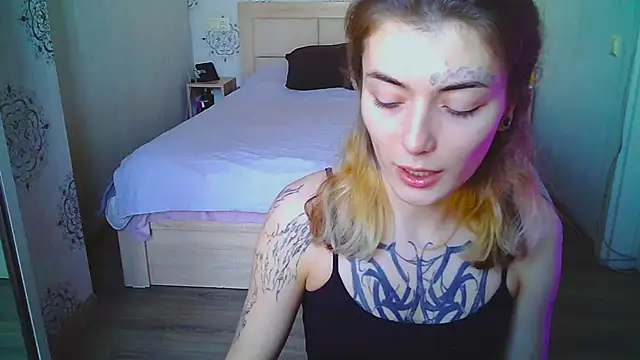 Snapshot of HarrisLola chatting on 05/12/26, 01:08 HarrisLola online show from 05/12/26, 01:08