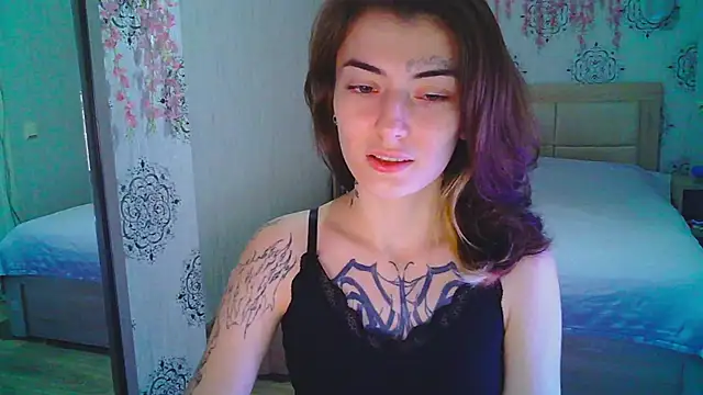 Snapshot of HarrisLola chatting on 05/24/26, 04:12 HarrisLola online show from 05/24/26, 04:12