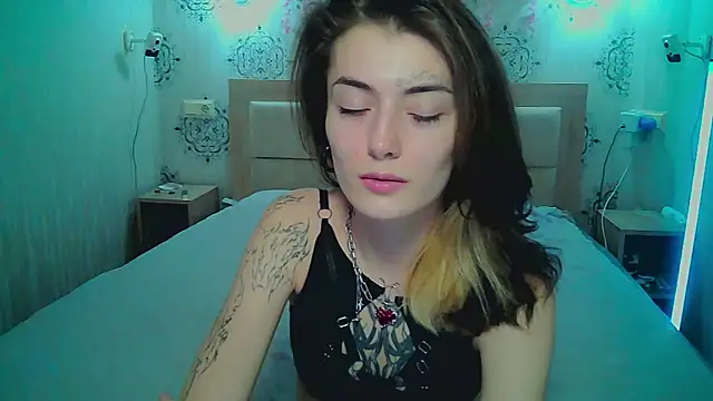 Snapshot of HarrisLola chatting on 05/30/26, 03:42 HarrisLola online show from 05/30/26, 03:42