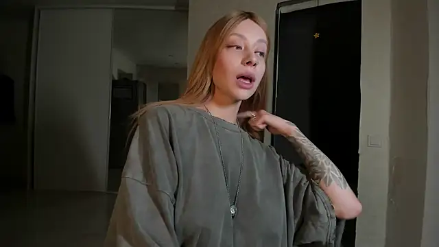 Snapshot of Jane_Bright chatting on 12/13/24, 04:27 Jane Bright online show from 12/13/24, 04:27