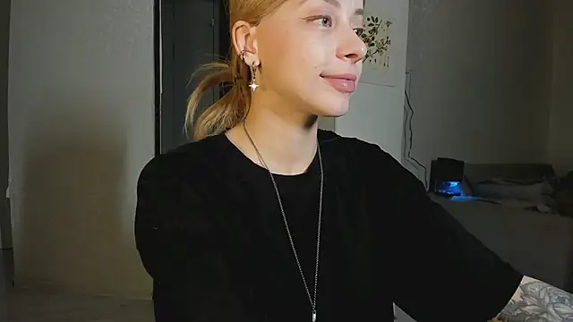 Snapshot of Jane_Bright chatting on 01/05/25, 07:28 Jane Bright online show from 01/05/25, 07:28