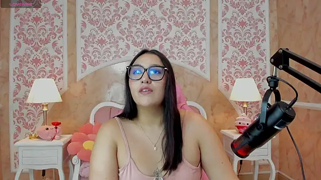 Cassie Caresse online show from 05/14/26, 08:37