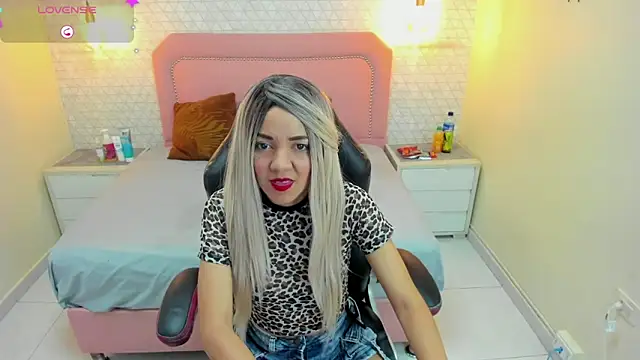 SAMANTHAGREGORY1 online show from 05/14/26, 07:31