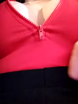 Snapshot of MILFBARBY chatting on 03/05/25, 08:32 MILFBARBY online show from 03/05/25, 08:32