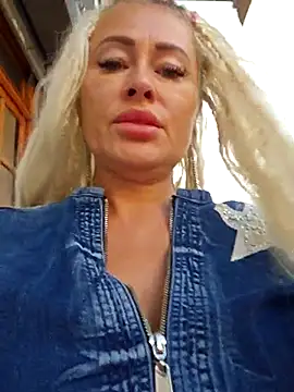 Snapshot of MILFBARBY chatting on 09/15/25, 07:08 MILFBARBY online show from 09/15/25, 07:08