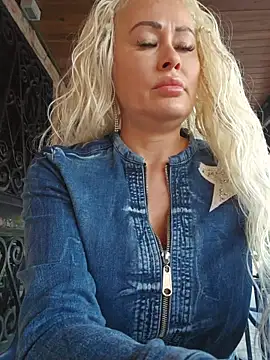 Snapshot of MILFBARBY chatting on 10/02/25, 07:15 MILFBARBY online show from 10/02/25, 07:15