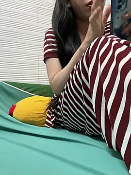 KieLyy online show from 05/28/26, 12:02