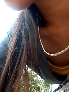 linhbaby01 online show from 05/17/26, 12:52