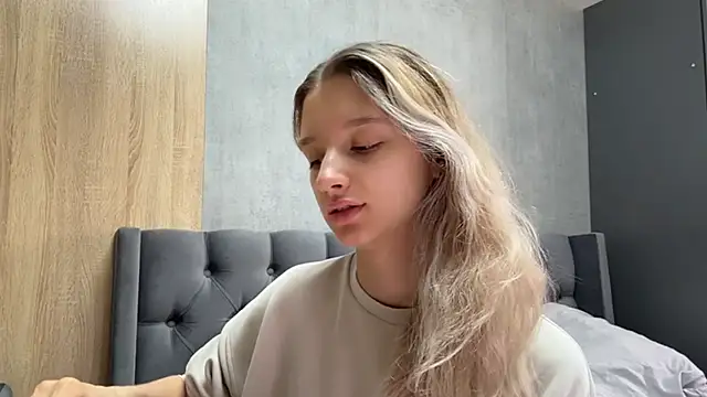 Tiffany Blom online show from 05/13/26, 07:28