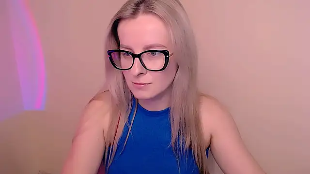 Snapshot of MariaTess_ chatting on 05/14/26, 04:03 MariaTess online show from 05/14/26, 04:03
