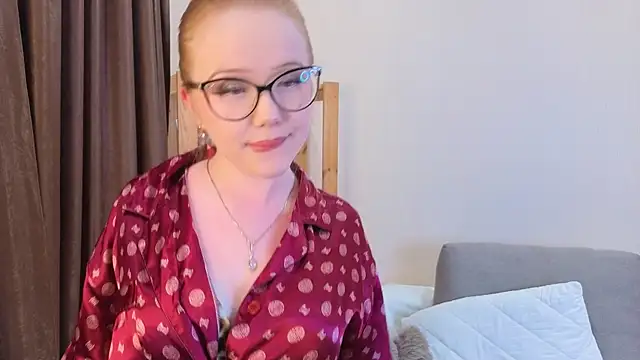 Snapshot of KarlaPasey chatting on 06/25/26, 03:39 KarlaPasey online show from 06/25/26, 03:39