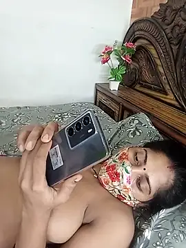 Reshma Hot76 online show from 05/11/26, 04:59
