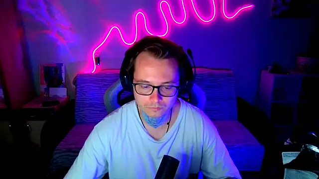MeLanXolik online show from 06/10/26, 06:51