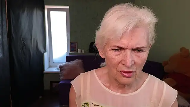 Snapshot of Nia_Natur chatting on 06/12/26, 06:23 Nia Natur online show from 06/12/26, 06:23