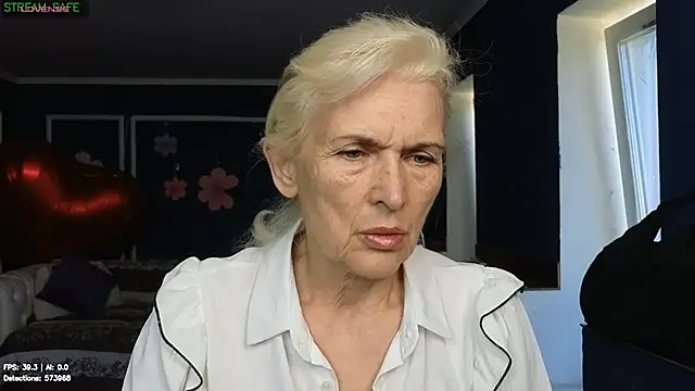 Snapshot of Nia_Natur chatting on 06/18/26, 06:02 Nia Natur online show from 06/18/26, 06:02