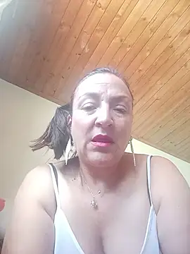Snapshot of dangerous_milf chatting on 06/11/26, 03:54 dangerous milf online show from 06/11/26, 03:54