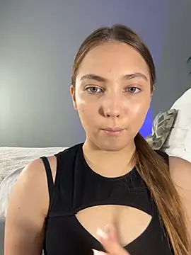 EvaVea online show from 06/19/26, 04:55