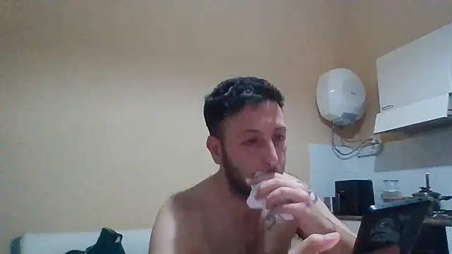 Snapshot of VincentZe99 chatting on 06/13/26, 02:09 VincentZe99 online show from 06/13/26, 02:09