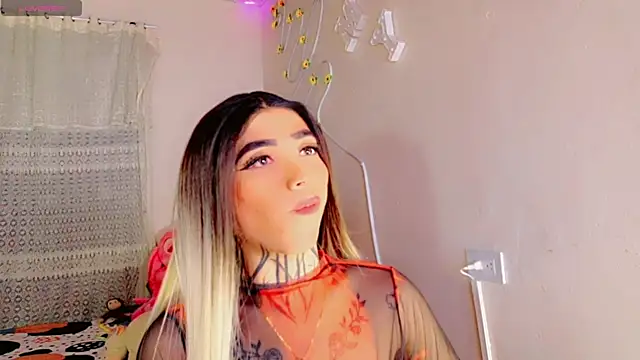 Snapshot of antonella_rangel chatting on 07/16/26, 04:18 antonella rangel online show from 07/16/26, 04:18