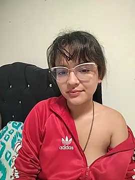 Snapshot of Melissa_Girat_ chatting on 05/13/26, 01:41 Melissa Girat online show from 05/13/26, 01:41