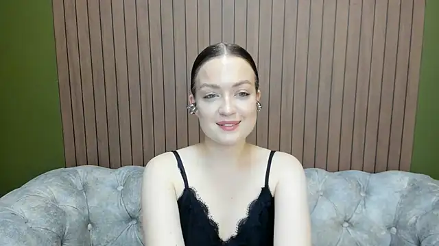 Mila Richardson online show from 05/31/26, 07:48