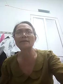 Snapshot of Vieekee chatting on 05/11/26, 04:04 Vieekee online show from 05/11/26, 04:04