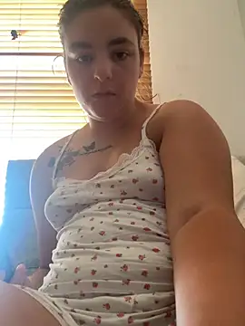 Snapshot of LexiXXoo chatting on 06/23/26, 10:02 LexiXXoo online show from 06/23/26, 10:02
