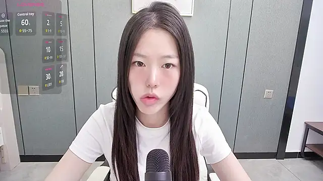 Lucky  cat online show from 05/13/26, 07:17