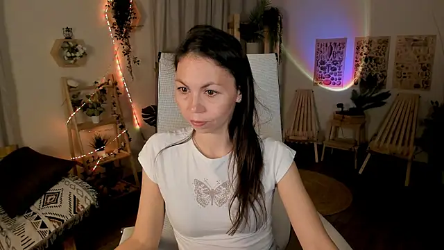 TrasyMorris online show from 05/14/26, 06:53
