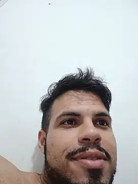Snapshot of CarlosMenino24 chatting on 06/05/26, 02:51 CarlosMenino24 online show from 06/05/26, 02:51
