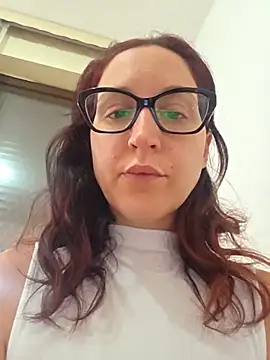 Snapshot of Nicolevellori chatting on 06/11/26, 04:32 Nicolevellori online show from 06/11/26, 04:32
