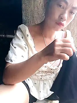 Snapshot of sakysa chatting on 06/17/26, 02:03 sakysa online show from 06/17/26, 02:03