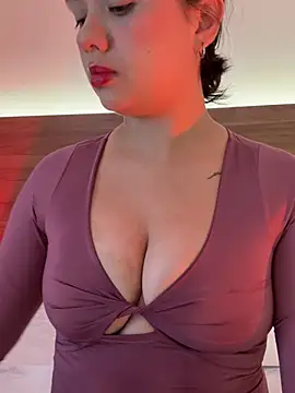 Snapshot of thamiina__ chatting on 07/06/26, 11:51 thamiina online show from 07/06/26, 11:51