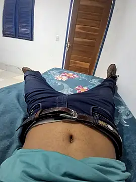 Snapshot of enrique_safado chatting on 05/14/26, 01:40 enrique safado online show from 05/14/26, 01:40