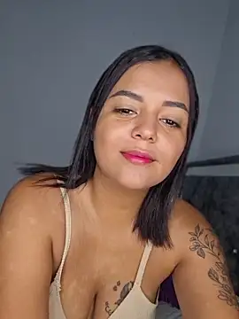 Snapshot of Meliqueen-14 chatting on 05/20/26, 01:39 Meliqueen-14 online show from 05/20/26, 01:39