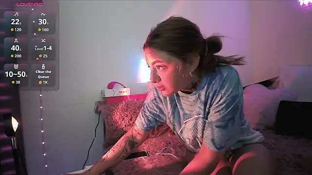Snapshot of brat_rebeca chatting on 06/18/26, 03:16 brat rebeca online show from 06/18/26, 03:16