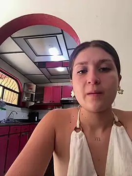 IsabelleMilan online show from 06/25/26, 08:35
