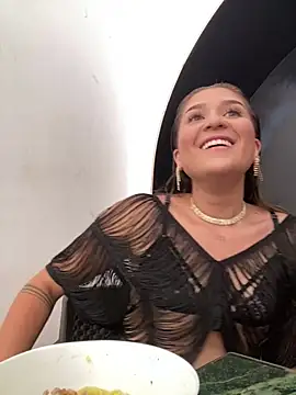 IsabelleMilan online show from 06/29/26, 08:42