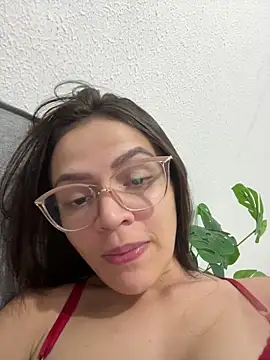 Snapshot of Sarah__hot chatting on 05/16/26, 12:18 Sarah hot online show from 05/16/26, 12:18