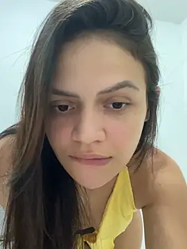 Snapshot of Sarah__hot chatting on 06/23/26, 01:58 Sarah hot online show from 06/23/26, 01:58