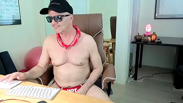 Snapshot of hotdadbod chatting on 11/22/25, 09:25 hotdadbod online show from 11/22/25, 09:25