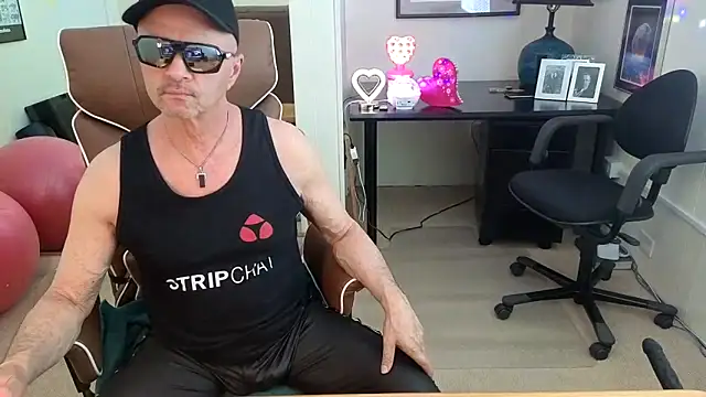 hotdadbod online show from 04/19/26, 09:39