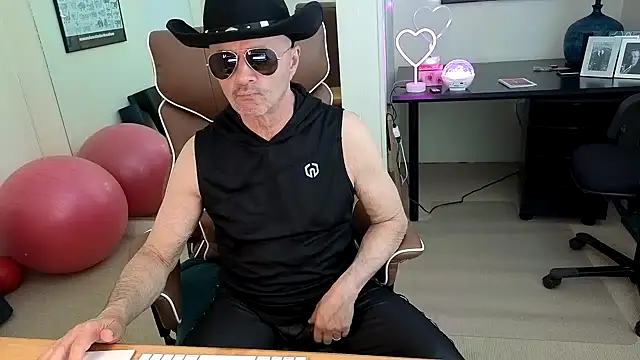 Snapshot of hotdadbod chatting on 05/09/26, 08:47 hotdadbod online show from 05/09/26, 08:47