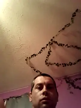 Snapshot of Johnathanleenol chatting on 06/22/26, 11:35 Johnathanleenol online show from 06/22/26, 11:35