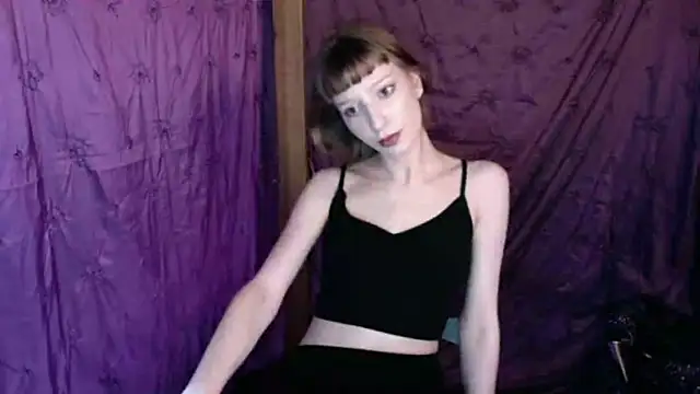 Snapshot of AlexaWetDream chatting on 06/19/26, 04:33 AlexaWetDream online show from 06/19/26, 04:33