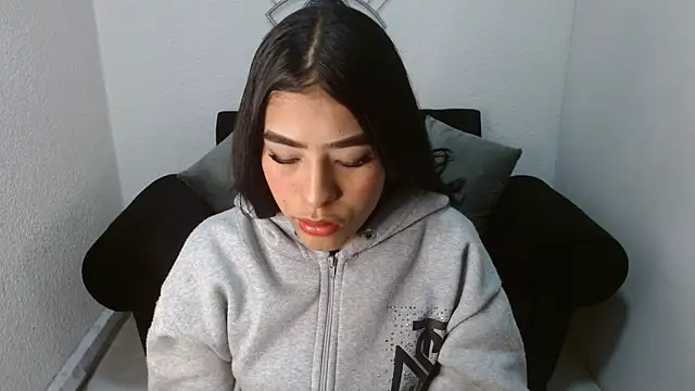 naomyfuckhard online show from 05/13/26, 12:24