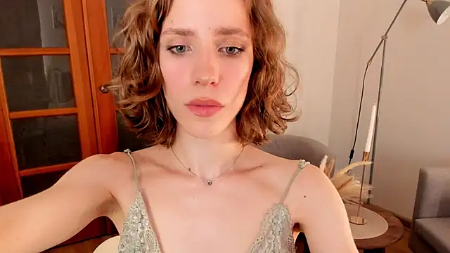 Snapshot of imogensy chatting on 06/21/26, 02:41 imogensy online show from 06/21/26, 02:41