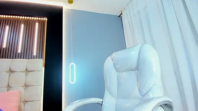 Snapshot of Amara_lune chatting on 05/29/26, 02:26 Amara lune online show from 05/29/26, 02:26